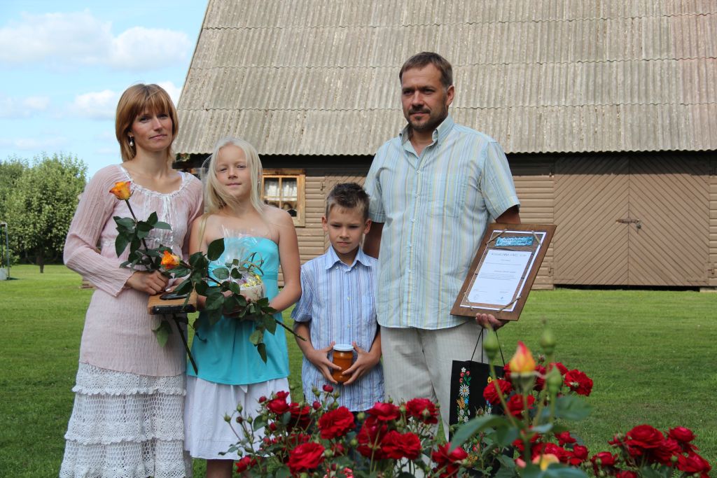 Põlvamaa kogukonna pärl 2013_Tiina Länkuri ja Ander Konksu pere