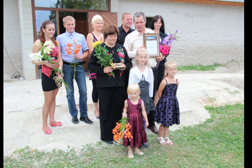 Raplamaal tunnustati konkursil_Kogukonna pärl_esile tõstetud Aile ja Ülo Pajula perekonda