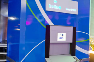 SmartPOST avas Viljandis esimese uue põlvkonna pakiautomaadi