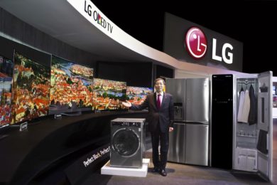 01_LG_Europe_Region_Head_Brain_Na_introducing_2015_new_LG_products_at_LG_InnoFest_Europe_held_in_Lisbon (Large)