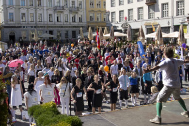 HEATEGEVUSLIK JOOKS! Rat Race 2015 toob publiku ette eurolauliku Stig Rästa