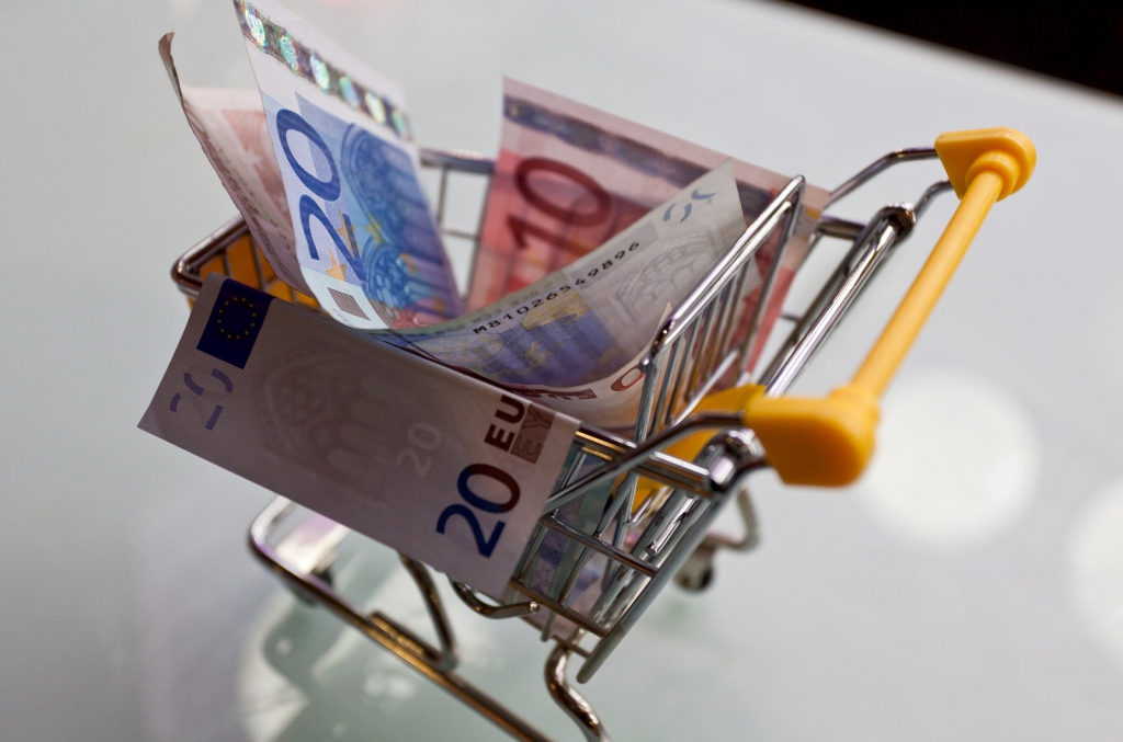 EUR