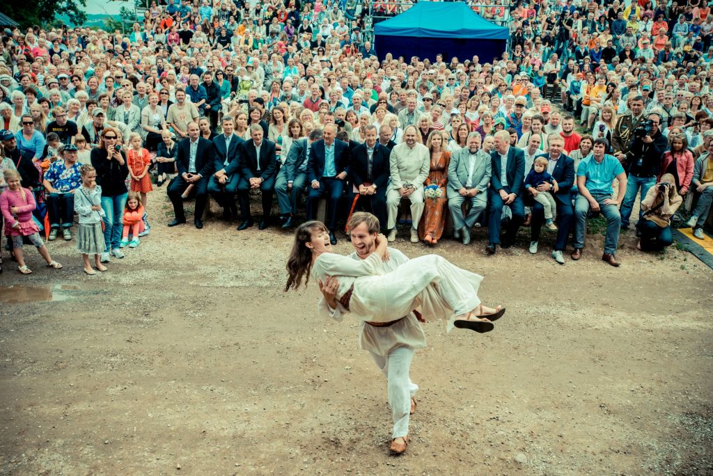 VABADUS LOEB! XXIII Viljandi pärimusmuusika festival saab homme alguse rongkäiguga