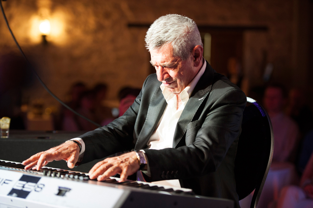 Armeenia jazzilegendi kontserti Eestis väisas glamuurne publik