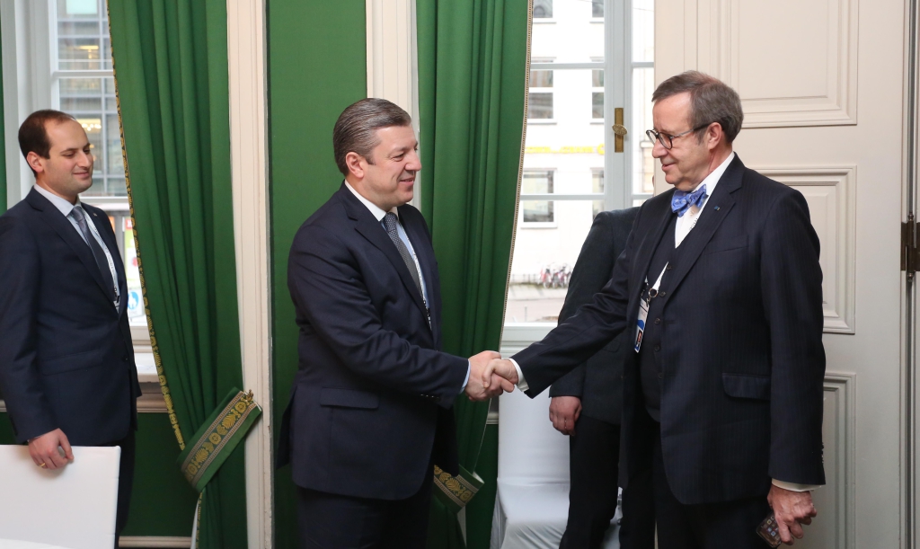 President Ilves kohtus Gruusia peaministriga