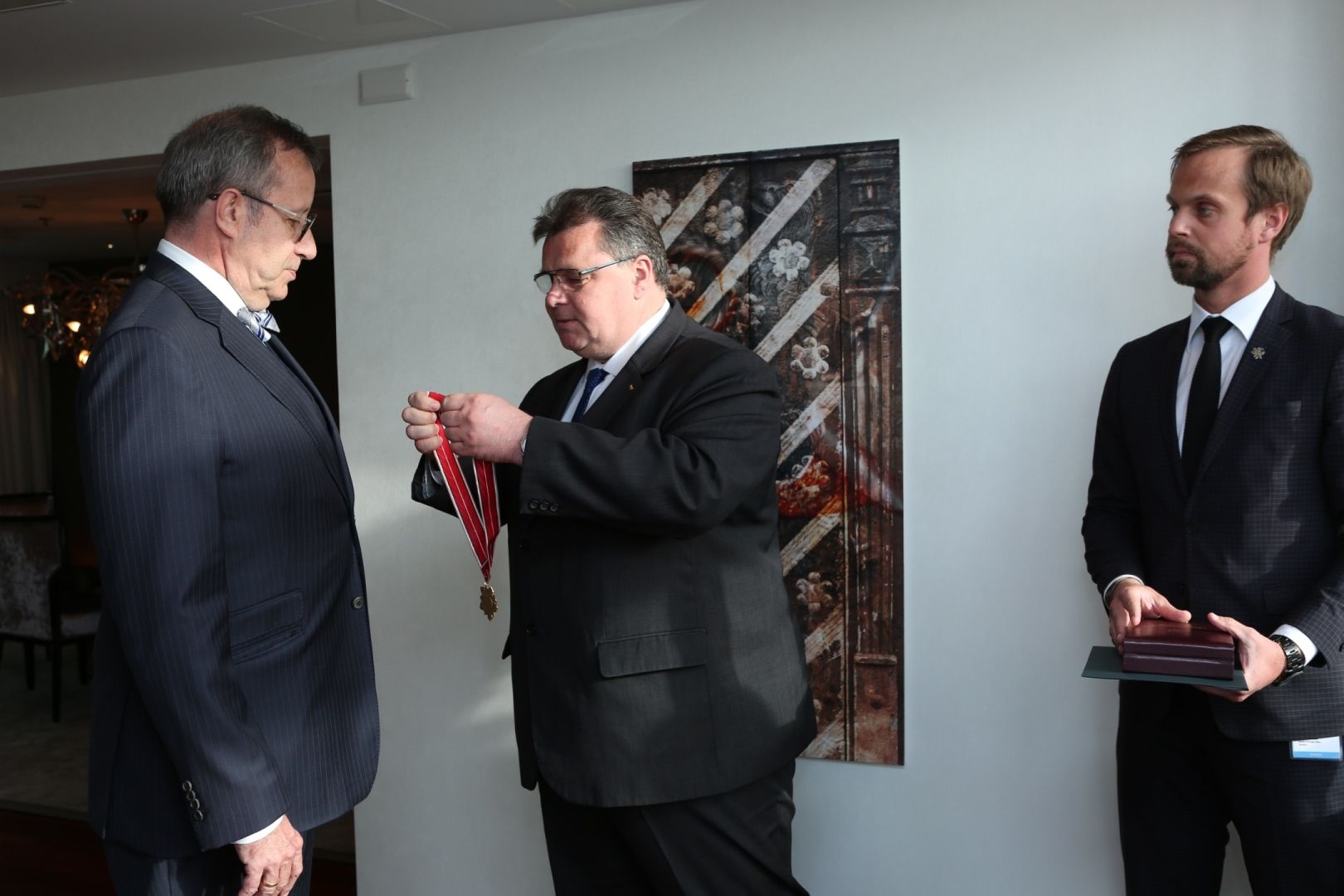 President Ilves pälvis Leedu diplomaatia kõrge auhinna